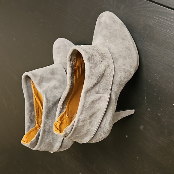 MRKT brand grey suede booties - Picture 5 of 7